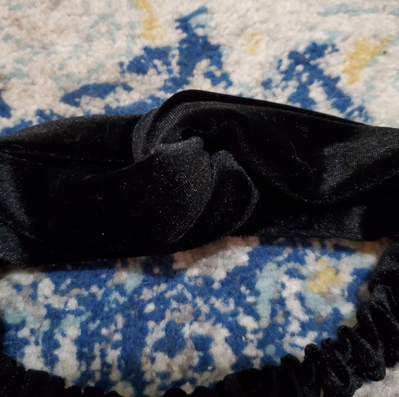 Black Velvet Twisted Knot Headband One Size Women's - Picture 3 of 3